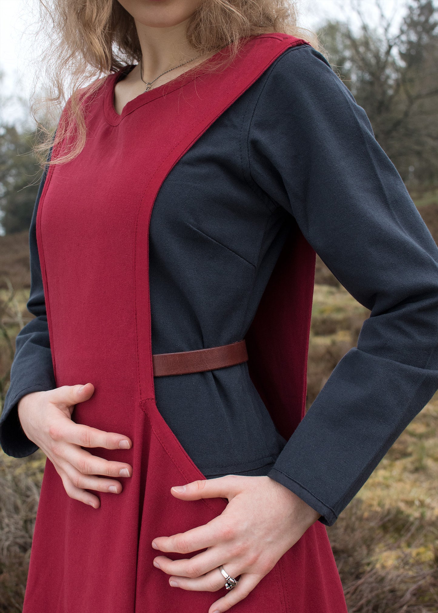 Mittelalter-Überkleid, Surcot, rot