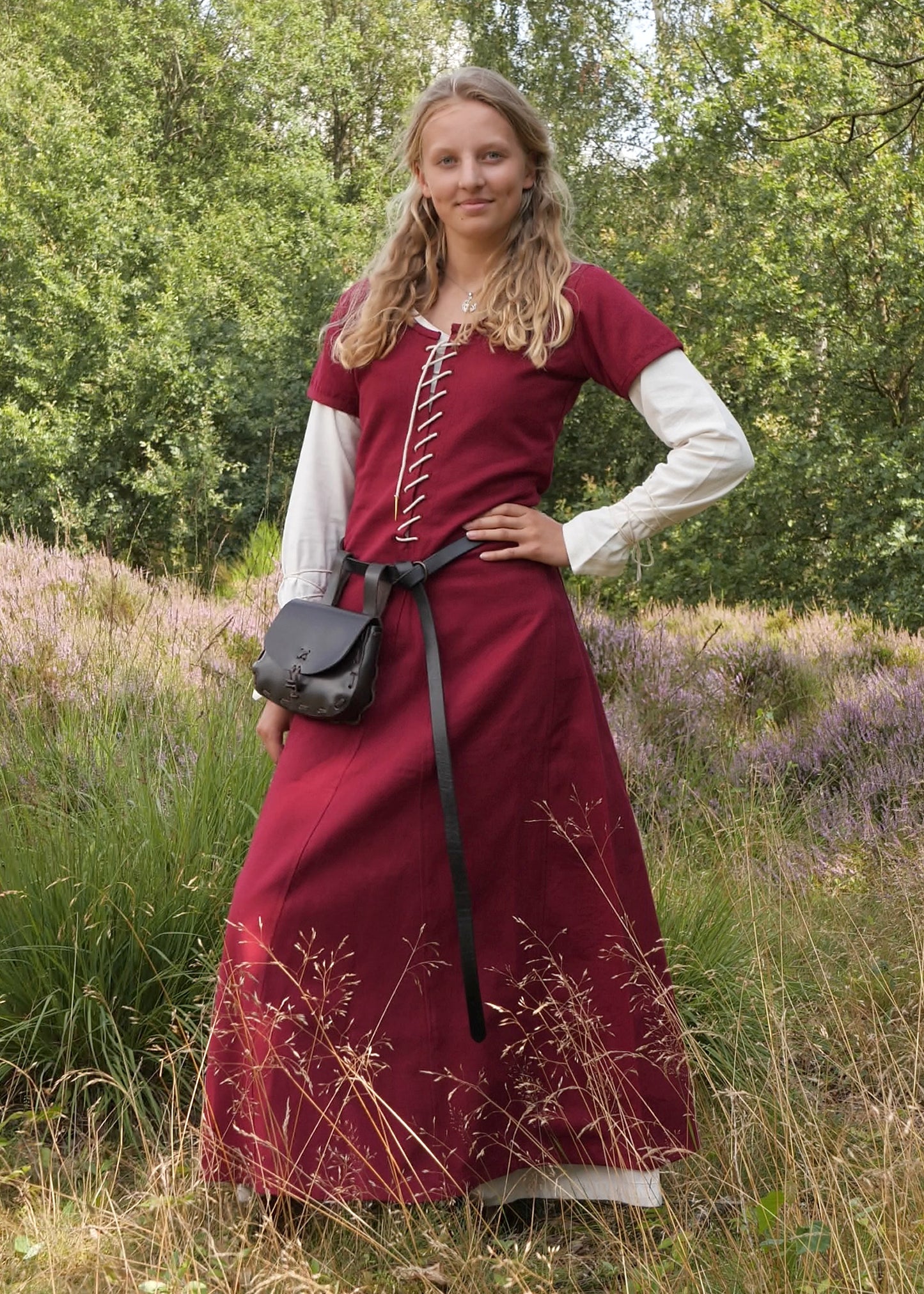 Kurzärmelige Cotehardie, Mittelalterkleid, weinrot