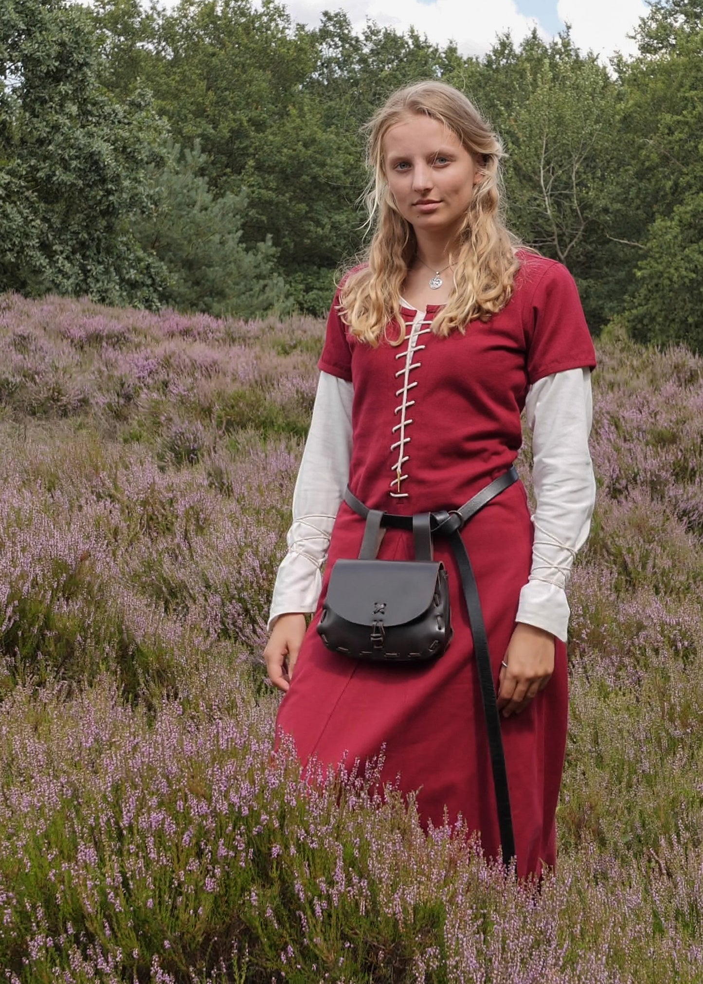 Kurzärmelige Cotehardie, Mittelalterkleid, weinrot