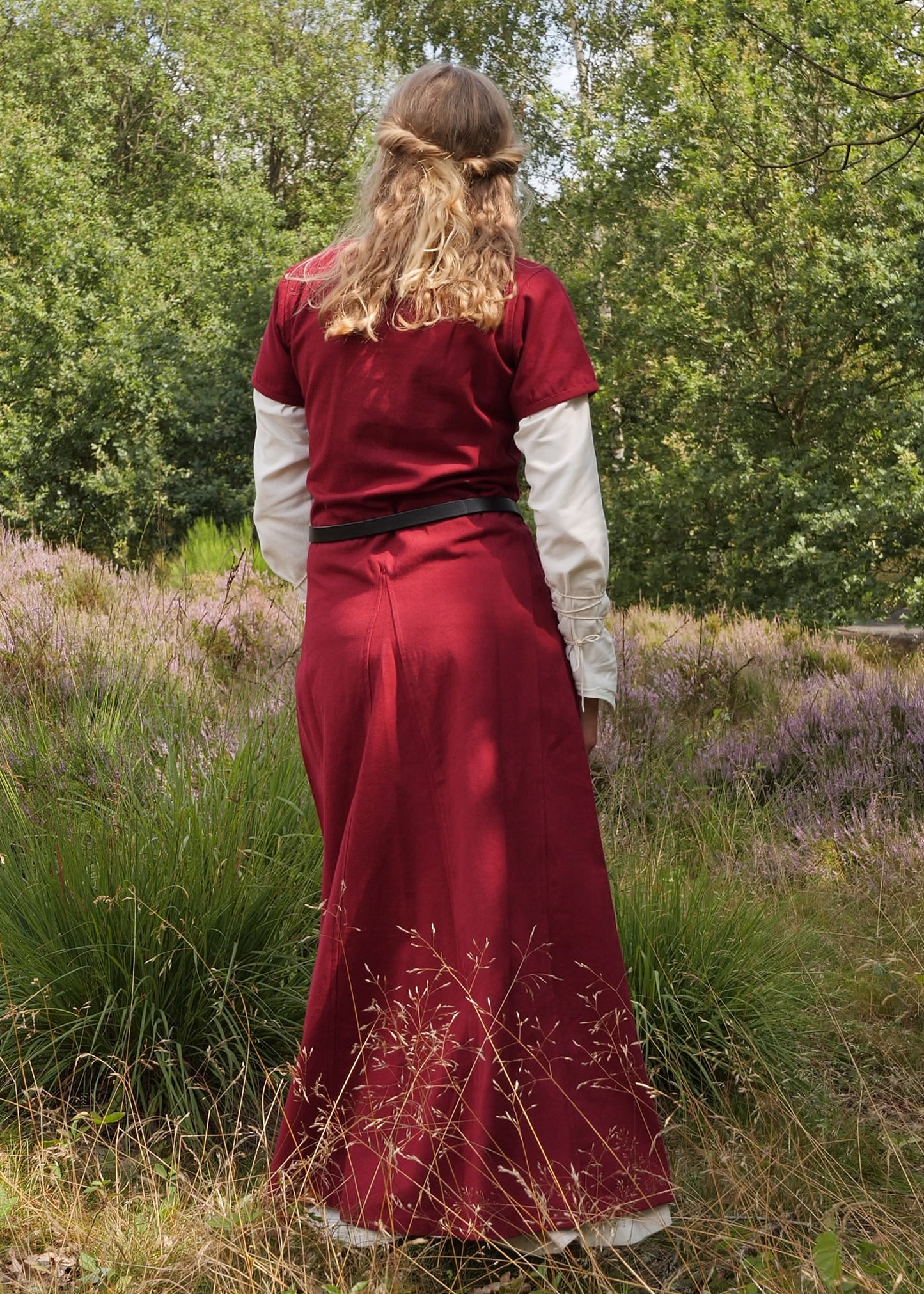 Kurzärmelige Cotehardie, Mittelalterkleid, weinrot