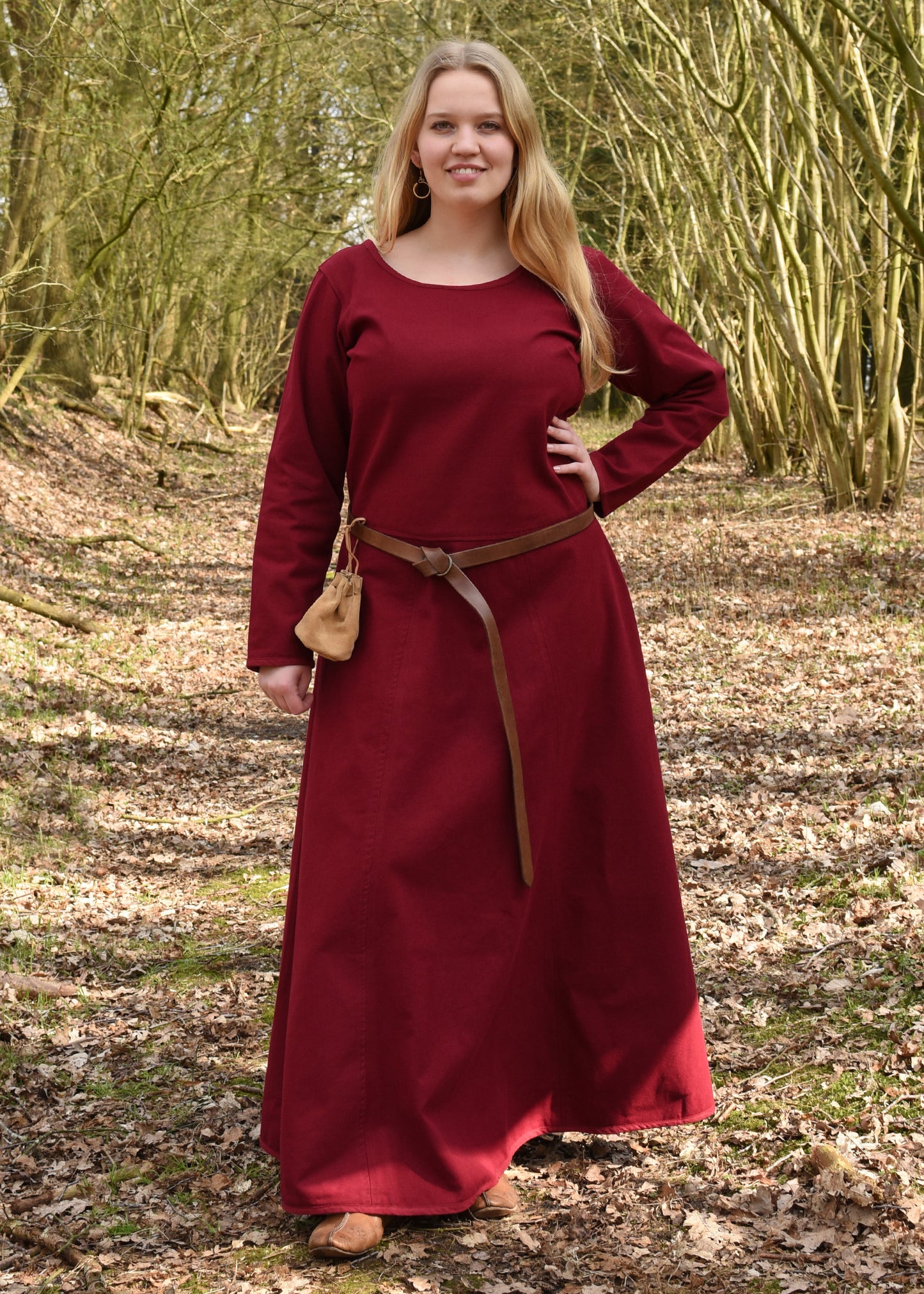 Schlichtes Mittelalterkleid aus festem Canvas, weinrot