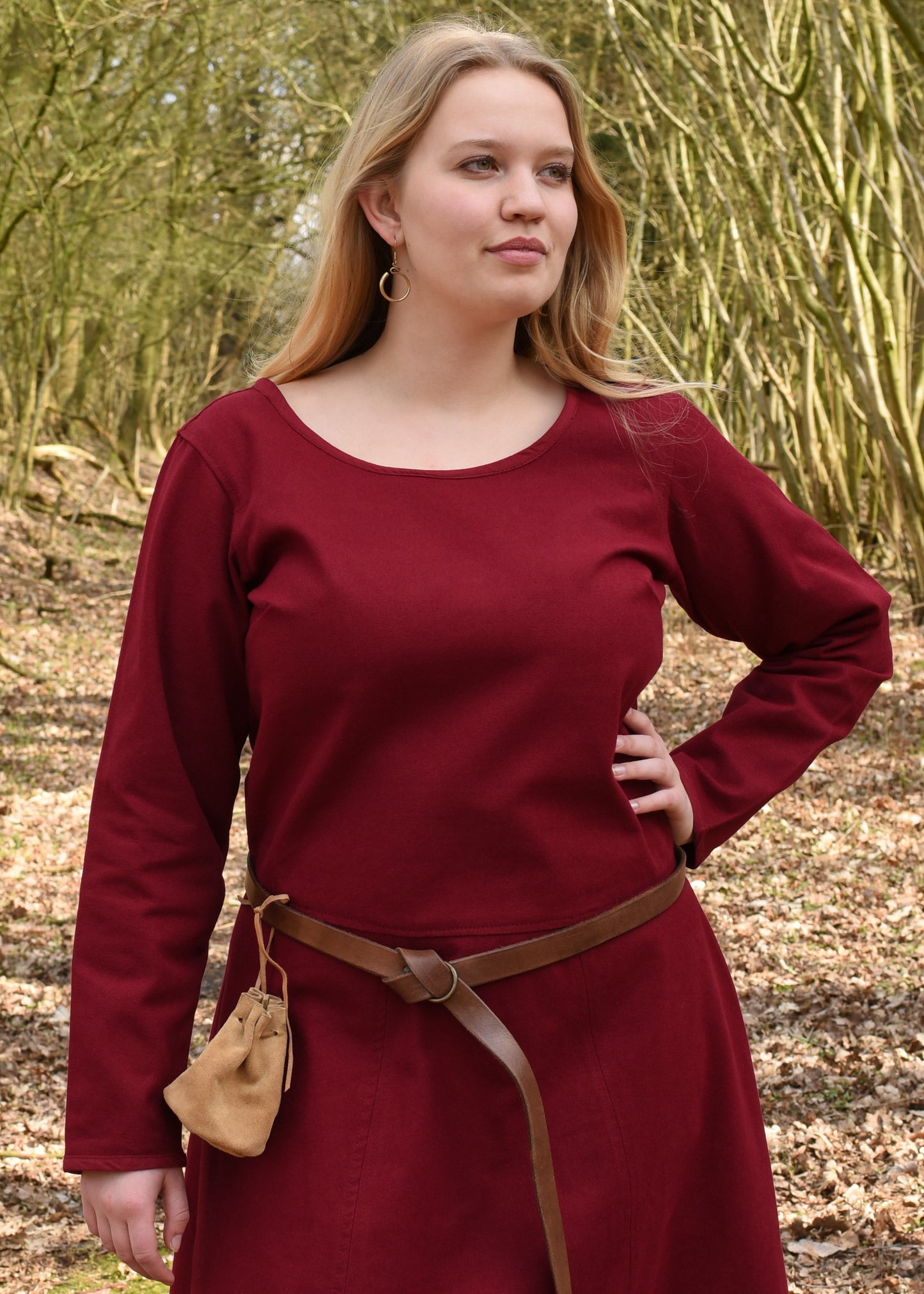 Schlichtes Mittelalterkleid aus festem Canvas, weinrot