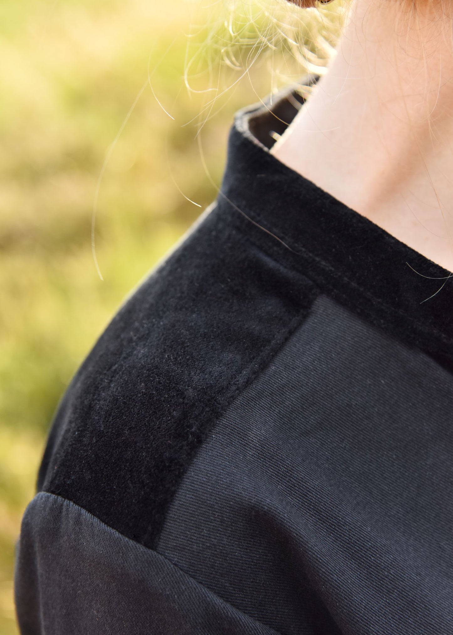 Mittelalterkleid mit Samt-Details, schwarz