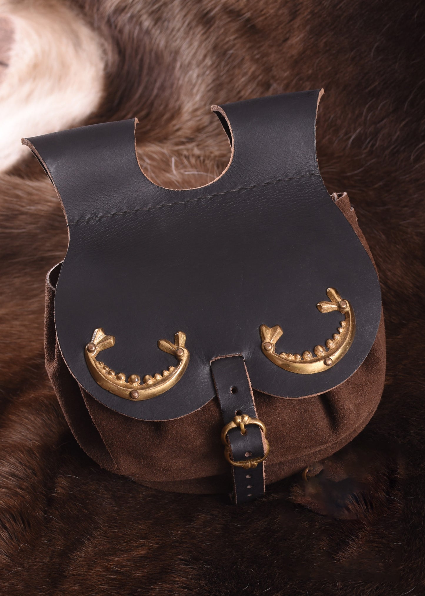 Mittelalterliche Gürteltasche aus Leder, rot oder braun