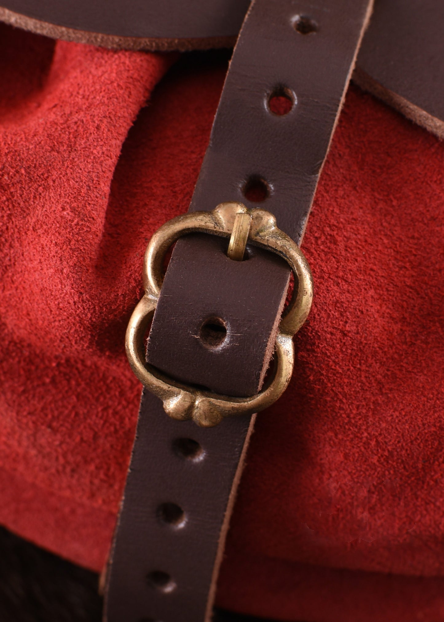 Mittelalterliche Gürteltasche aus Leder, rot oder braun