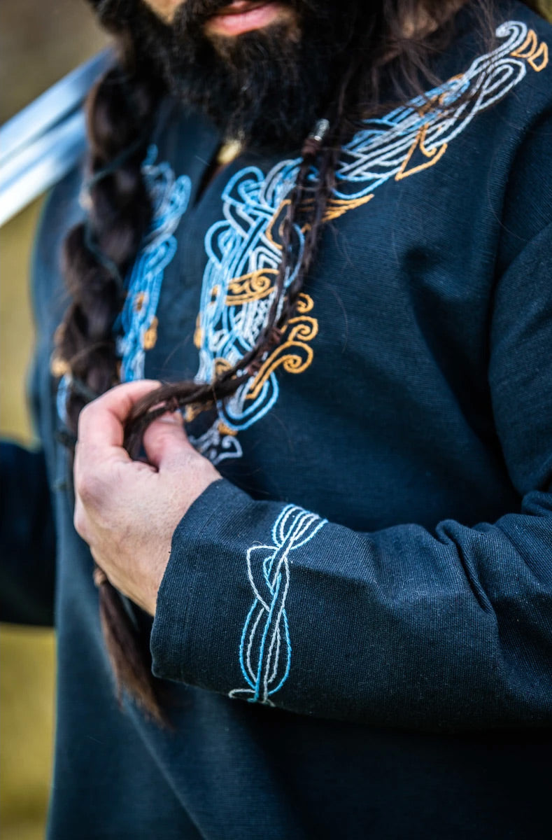 Wikinger Tunika mit Handstickerei Urnes-Stil Schwarz
