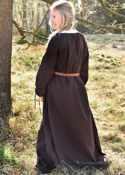 Einfaches mittelalterliches Kleid / Unterkleid Braun