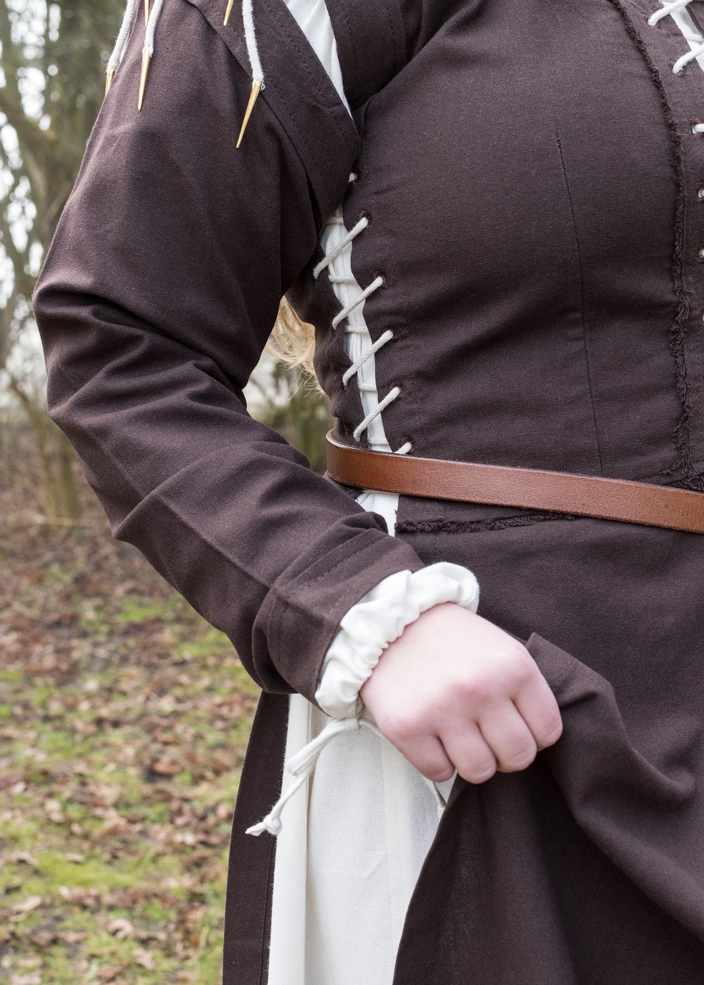 Mittelalterkleid mit Schnürungen, braun