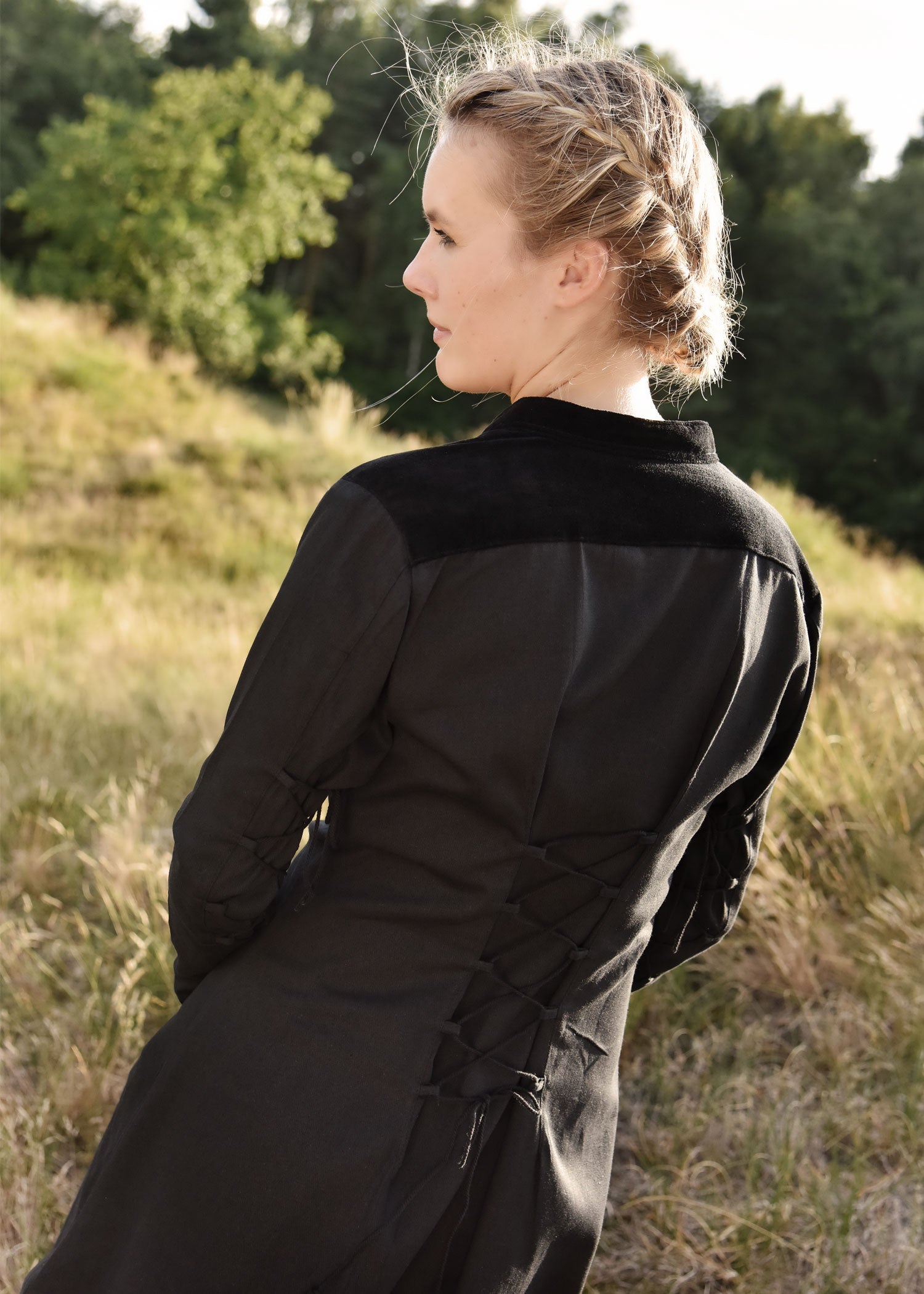 Mittelalterkleid mit Samt-Details, schwarz