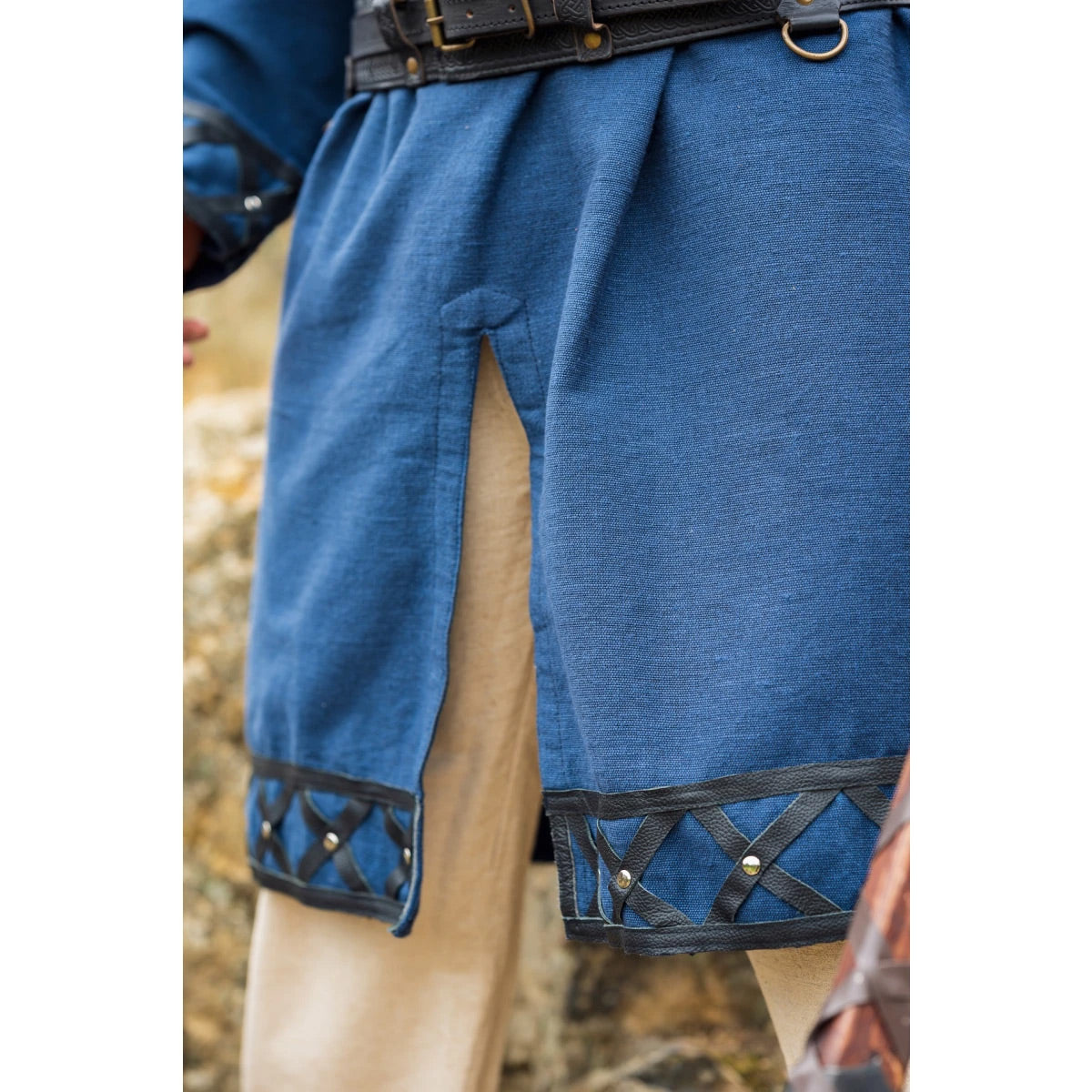 Wikinger Tunika mit aufwändigen Lederapplikationen in Dunkelblau