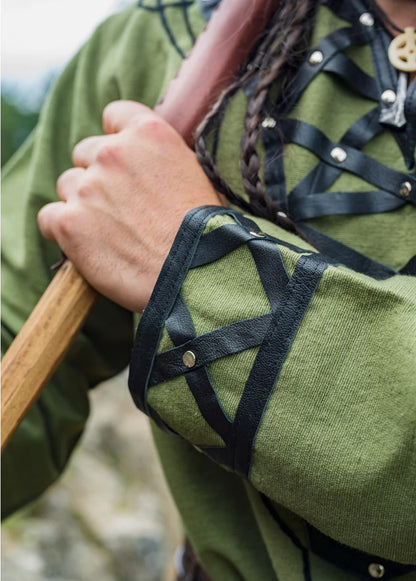 Wikinger Tunika mit aufwändigen Lederapplikationen in grün