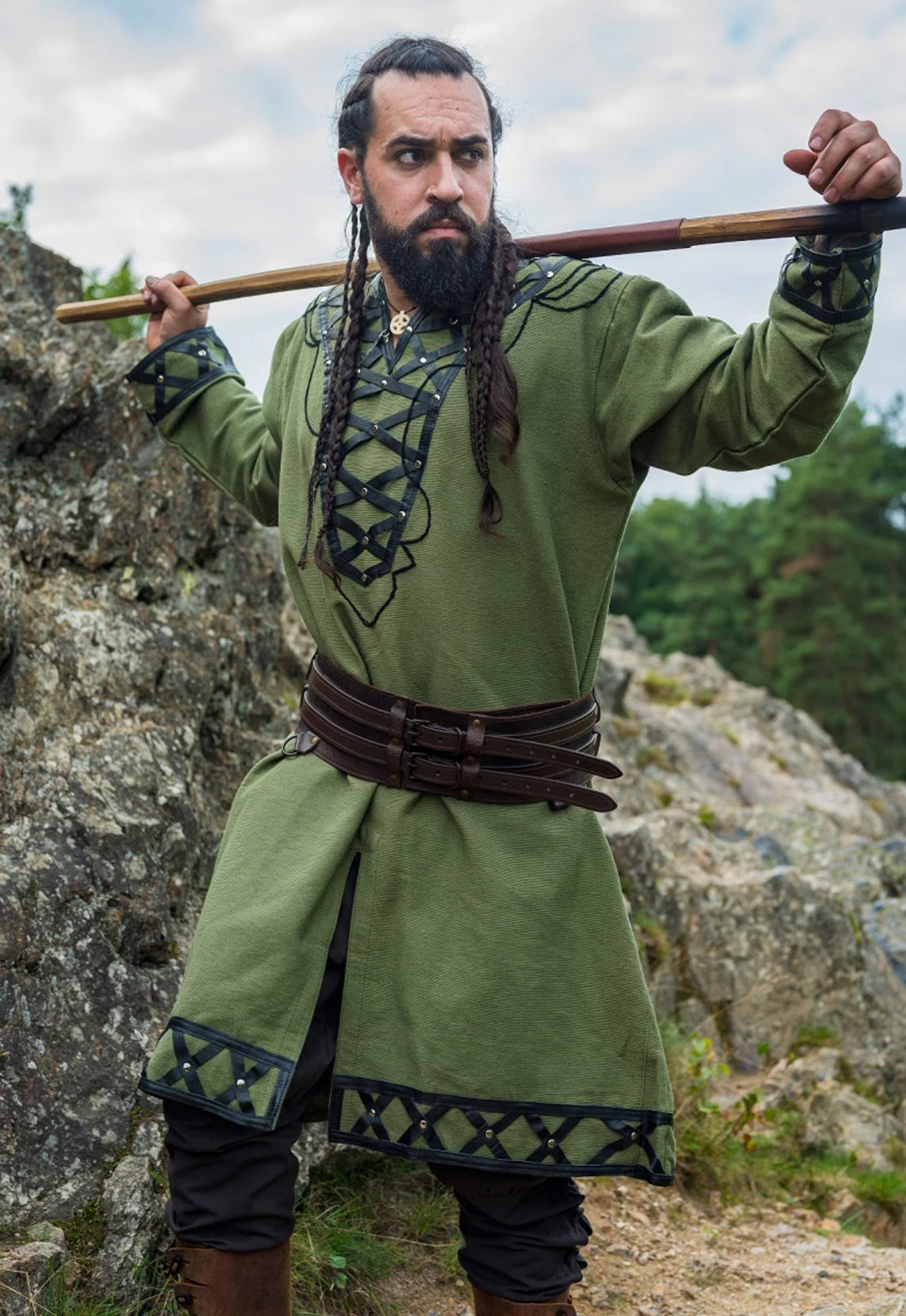 Wikinger Tunika mit aufwändigen Lederapplikationen in grün